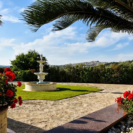 Elena Villa