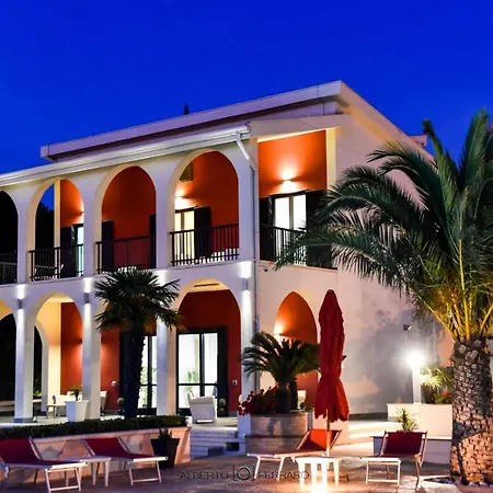 Elena Villa